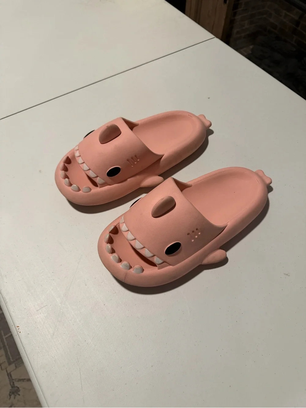 🌟 5 for $25 🌟 Pink Shark Cloud Slides Slippers EU 42-43 US Men 8 Women 9.5-10.5